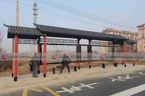 古色古香的仿古候車(chē)亭