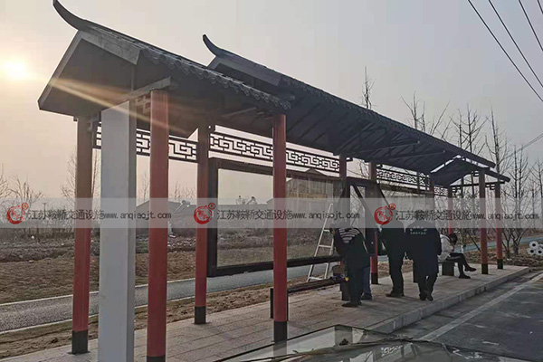 仿古候車(chē)亭的外觀(guān)與古典文化相結合